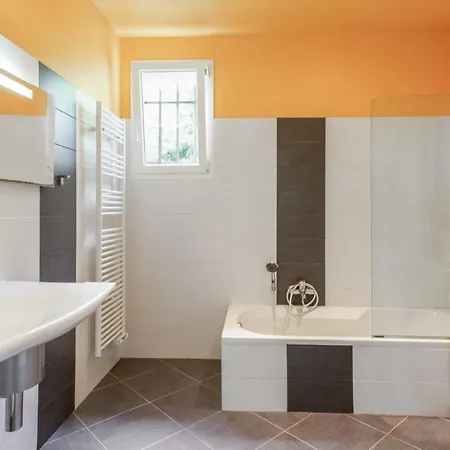 Wonderful And Quiet With Large Garden And Pool In - Welkeys Villa *