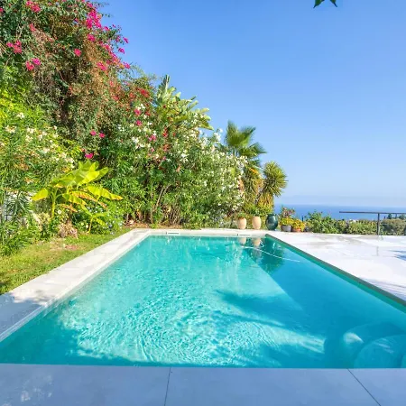 Wonderful And Quiet With Large Garden And Pool In - Welkeys Villa *