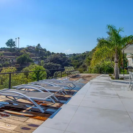 Wonderful And Quiet With Large Garden And Pool In - Welkeys Villa Nice